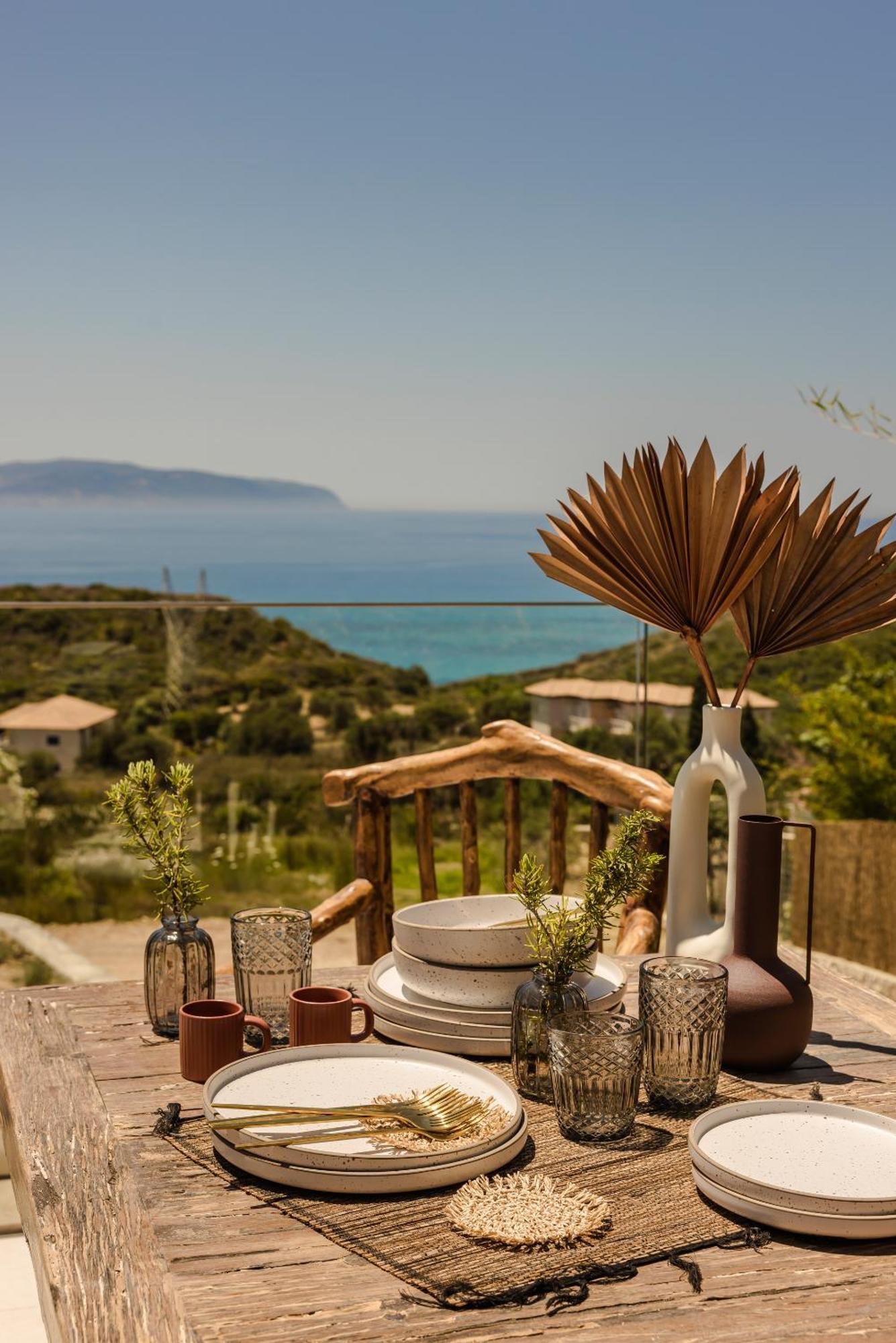 Hilaritas Luxury Suites Sea View, Private Pool & Jacuzzi Paradise Ratzaklion Bagian luar foto