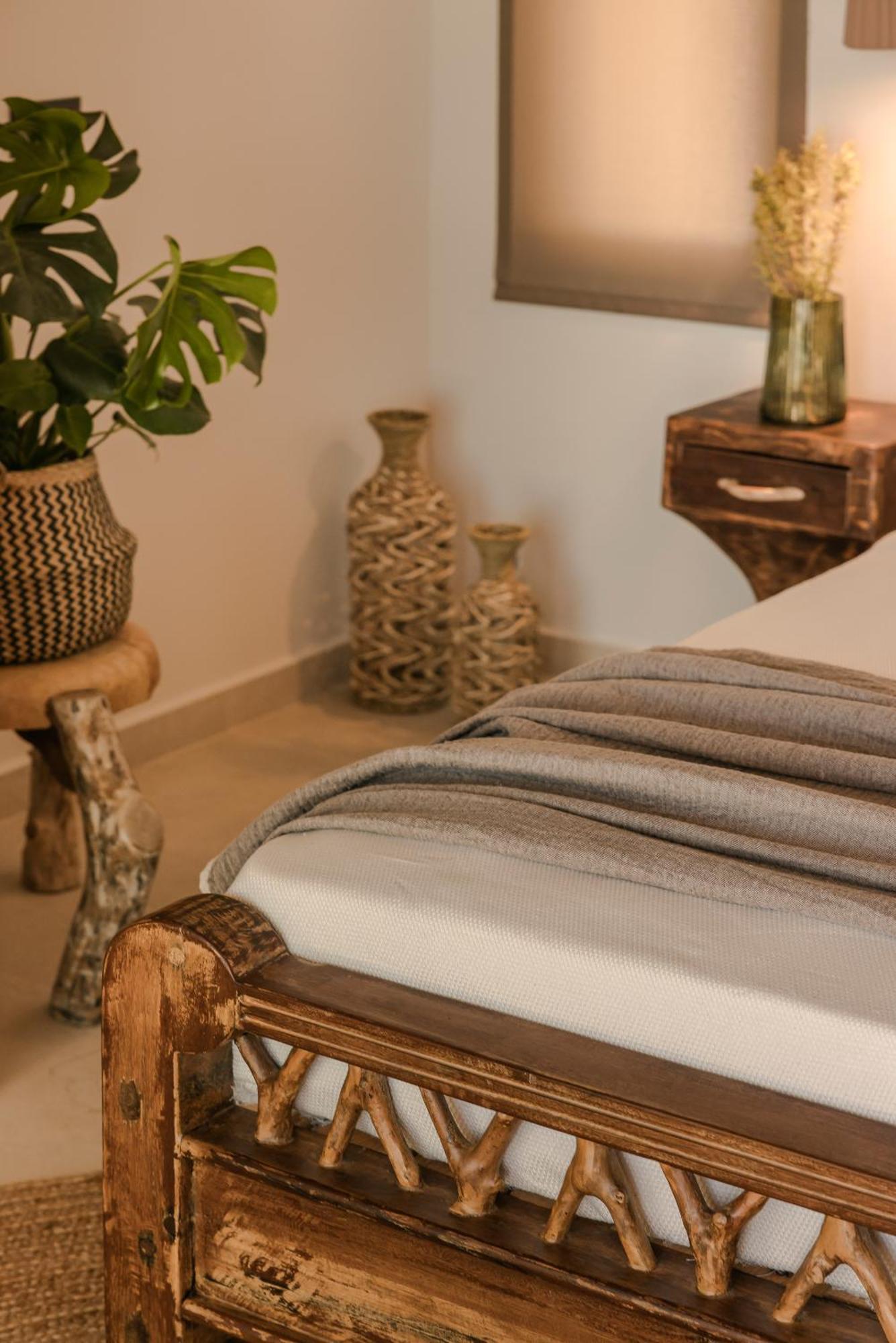 Hilaritas Luxury Suites Sea View, Private Pool & Jacuzzi Paradise Ratzaklion Bagian luar foto