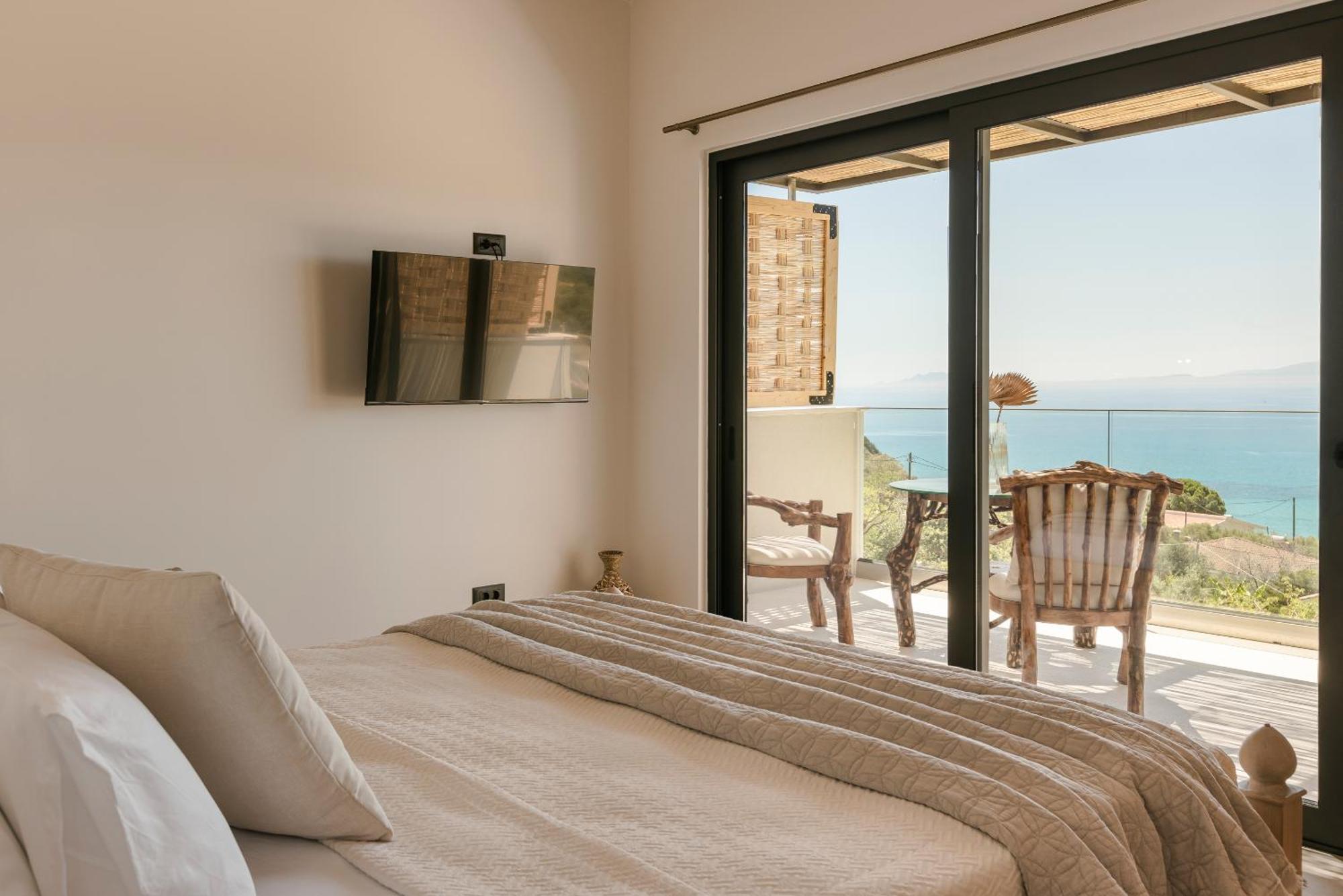 Hilaritas Luxury Suites Sea View, Private Pool & Jacuzzi Paradise Ratzaklion Bagian luar foto