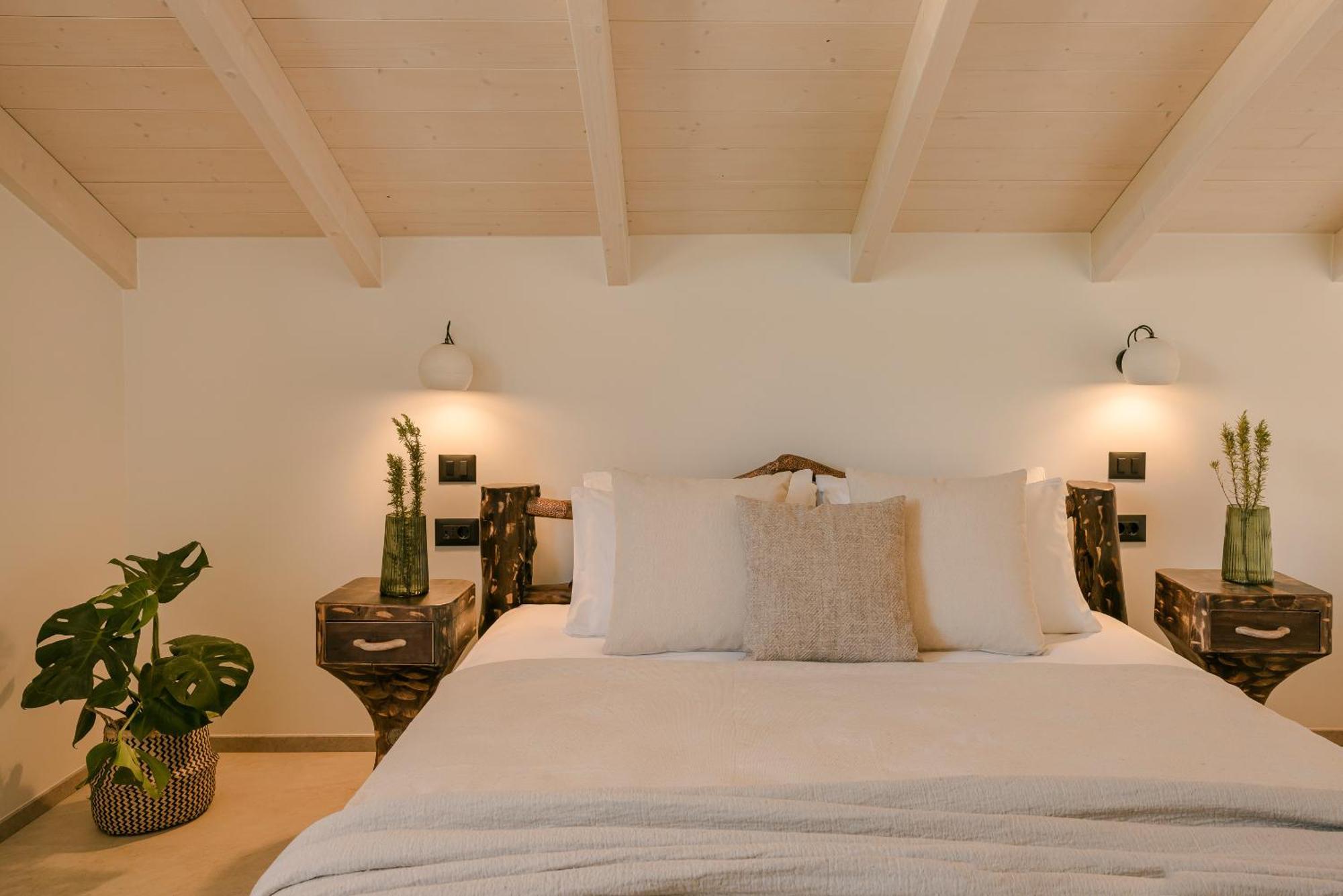 Hilaritas Luxury Suites Sea View, Private Pool & Jacuzzi Paradise Ratzaklion Bagian luar foto