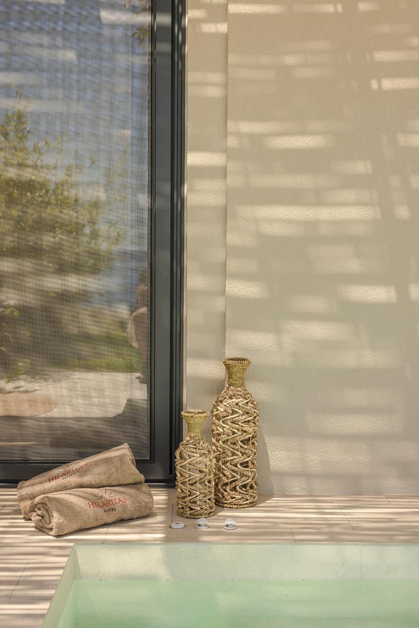 Hilaritas Luxury Suites Sea View, Private Pool & Jacuzzi Paradise Ratzaklion Bagian luar foto