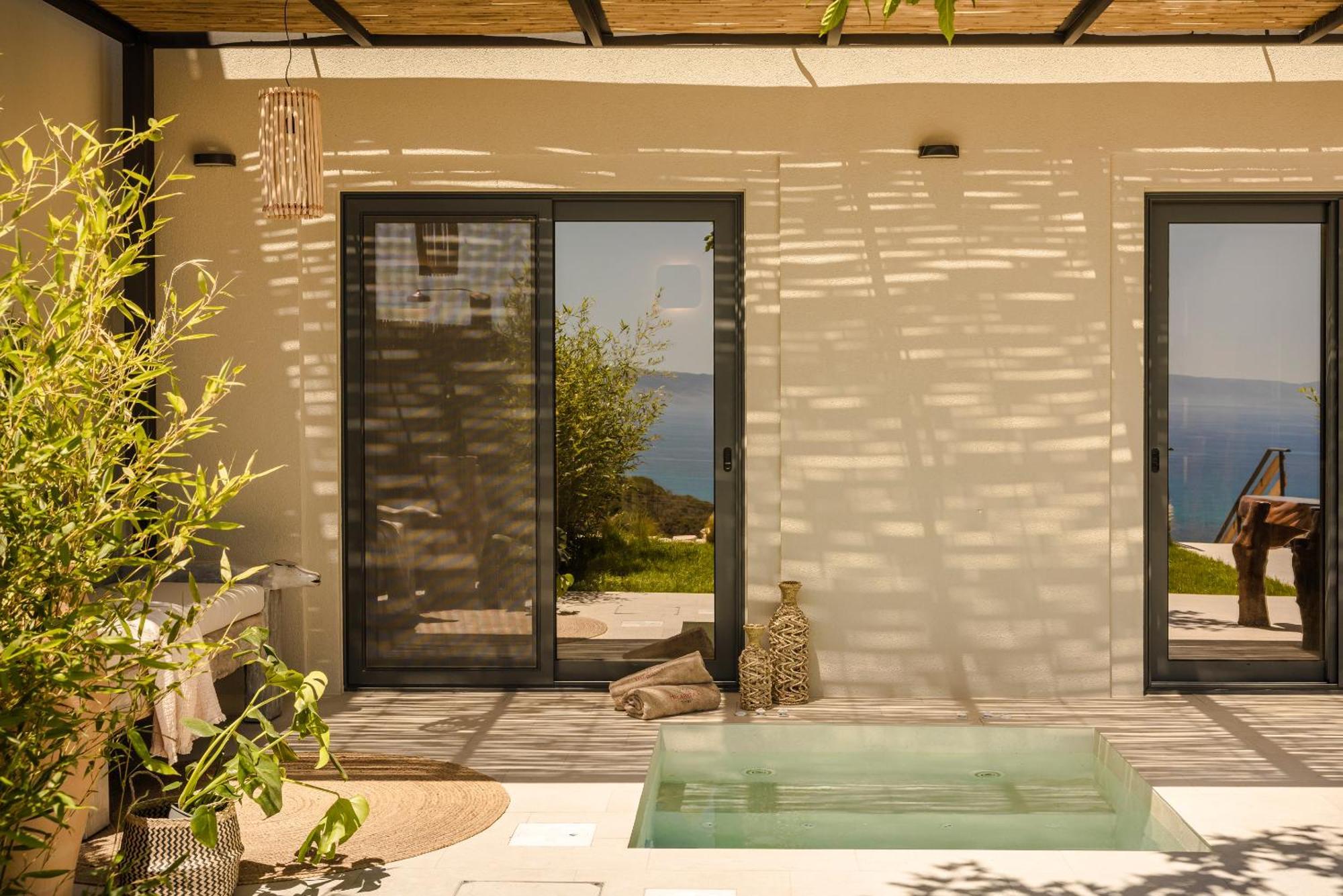 Hilaritas Luxury Suites Sea View, Private Pool & Jacuzzi Paradise Ratzaklion Bagian luar foto