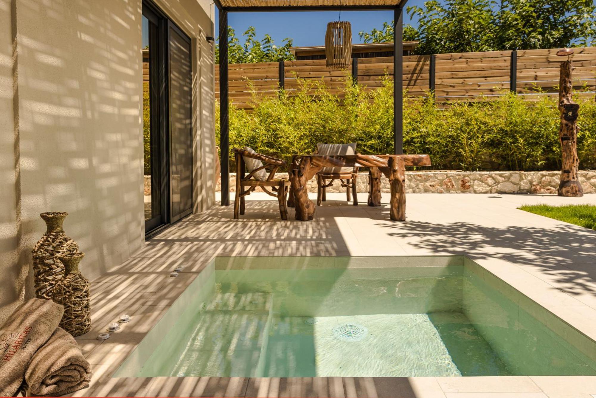 Hilaritas Luxury Suites Sea View, Private Pool & Jacuzzi Paradise Ratzaklion Bagian luar foto